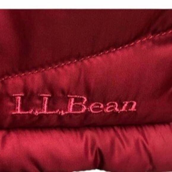 L.L. Bean women’s reversible puffer vest sz M - Picture 11 of 11